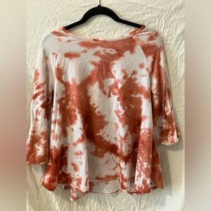 Women’s long sleeve Kim & Cami red and white top 1x